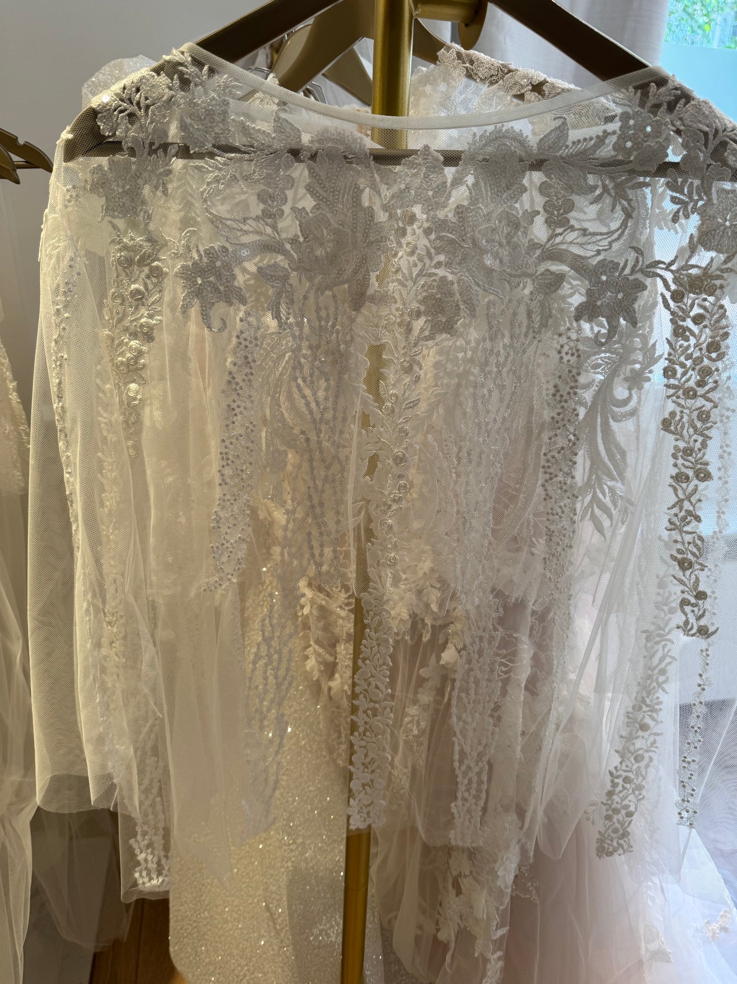 Cape Pronovias